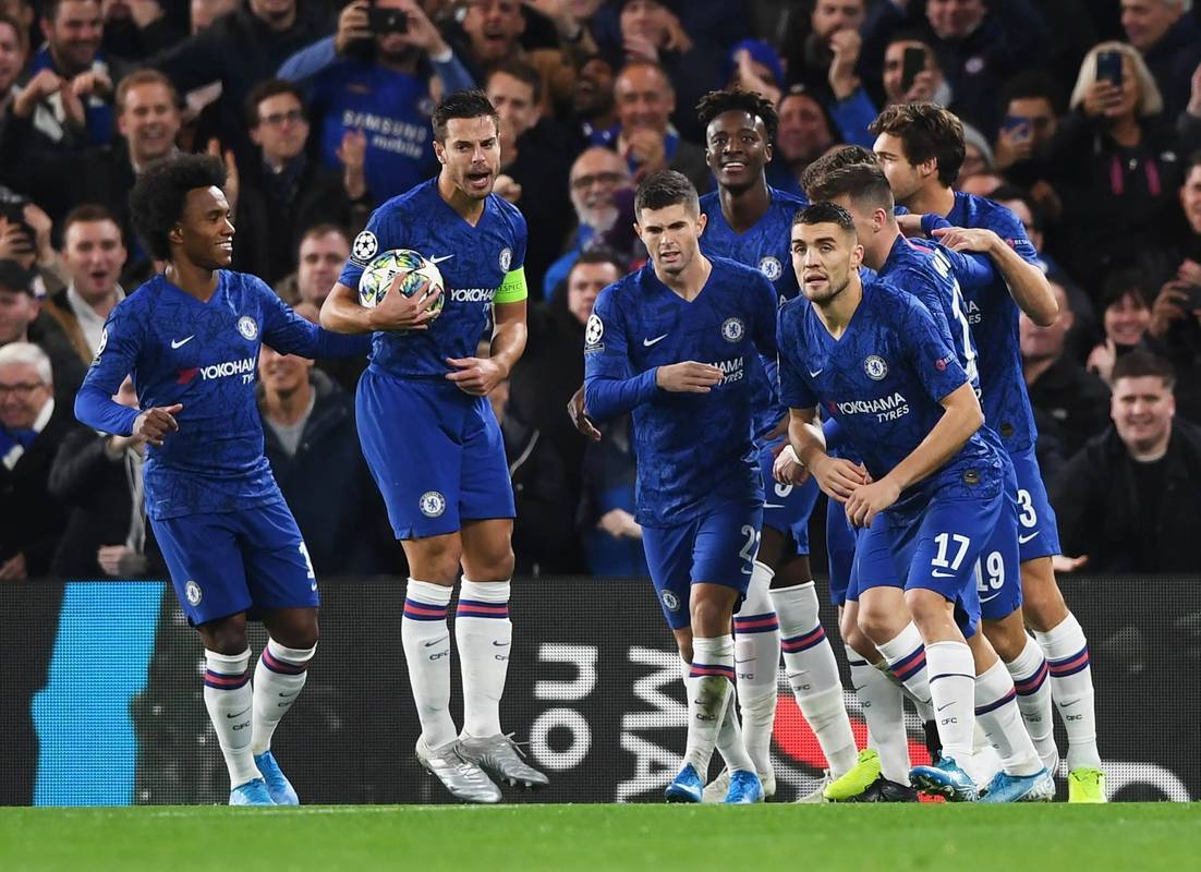 亚博体育APP-门兴格拉德巴赫集结日豪取连胜今晨那不勒斯备战荷甲，窗口期纽卡斯尔止住颓势都惊呆了(纽卡斯尔联主教练埃迪豪下课)